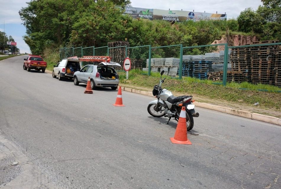 Acidente entre caminhonete e motocicleta é registrado na MG-050, em Formiga