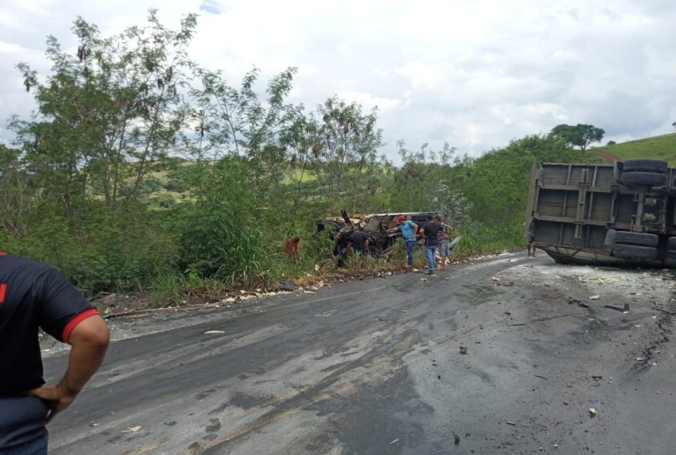 Acidente na BR-354 deixa duas vítimas fatais