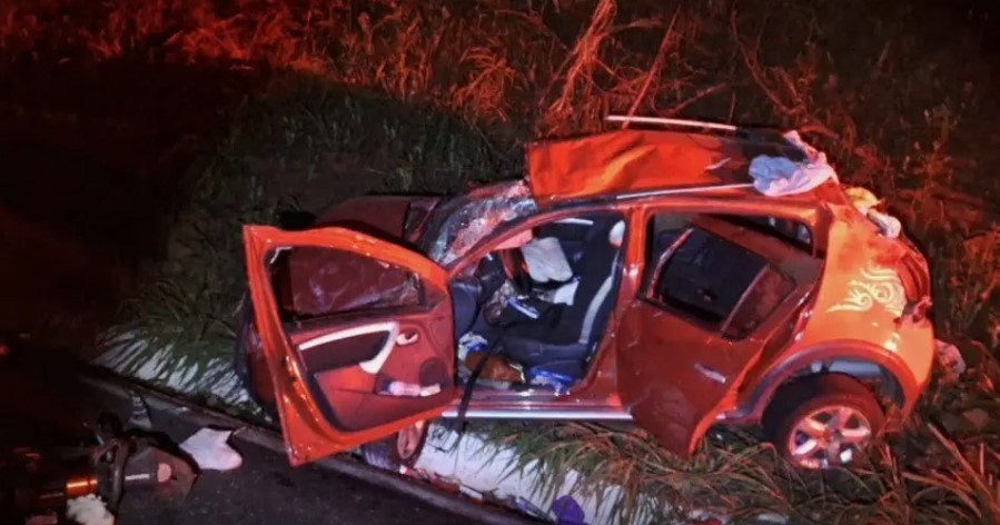 Criança de 5 anos morre após carro capotar em Minas