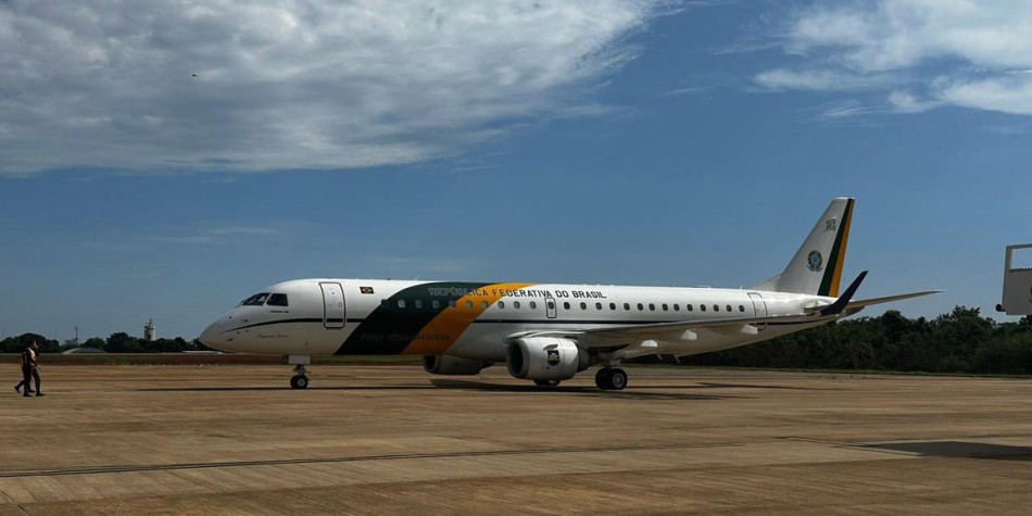 Voo com brasileiros repatriados da Cisjordânia pousa em Brasília
