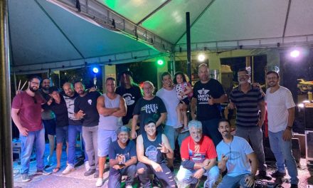 Encontro de Guitarristas reúne público no Terminal Rodoviário de Formiga