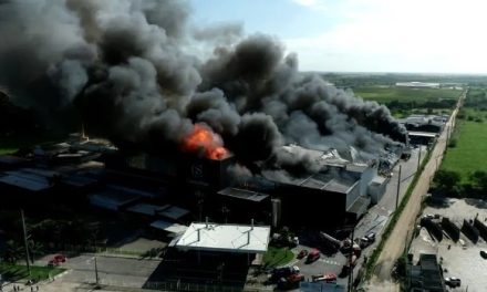 Incêndio atinge fábrica da Cacau Show no Norte do Espírito Santo