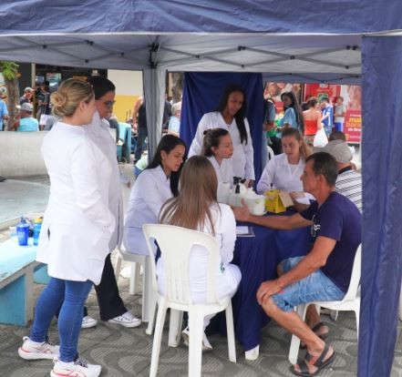 Alunos de Enfermagem do Unifor-MG participam de evento em parceria com a HFOR