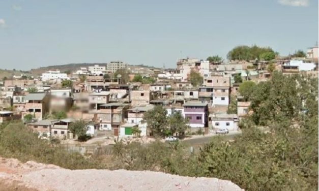Mulher é assassinada pelo companheiro e achada ao lado dos filhos pequenos em MG