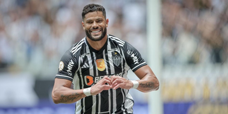 Com direito a 1º gol de Hulk contra o Grêmio, Galo goleia adversário e entra na briga pelo título