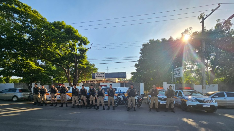 Veículos são fiscalizados em Lagoa da Prata durante operação policial