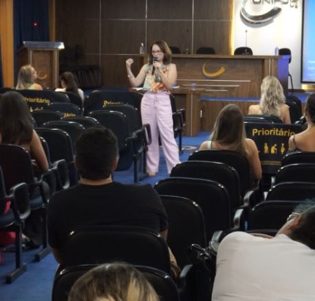 Alunos participam de palestra sobre Sociodiversidade