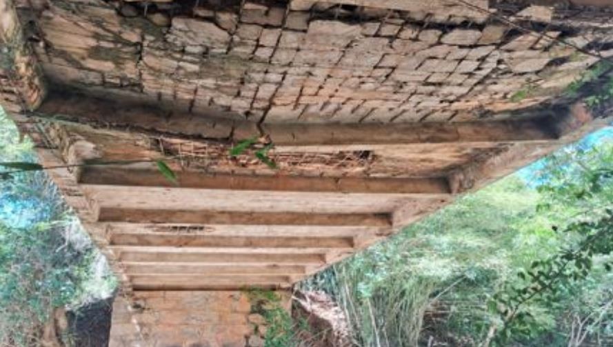 Ponte vicinal em Igaratinga é interditada