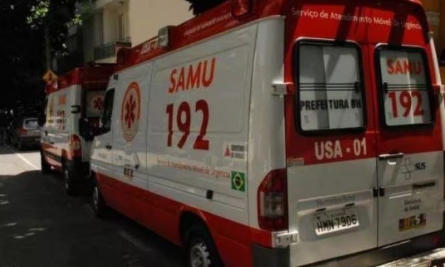 Motociclista é socorrido após acidente com carro em Divinópolis