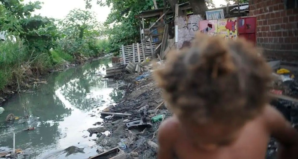 Estudo mostra que 46% das casas no Brasil têm problemas de saneamento