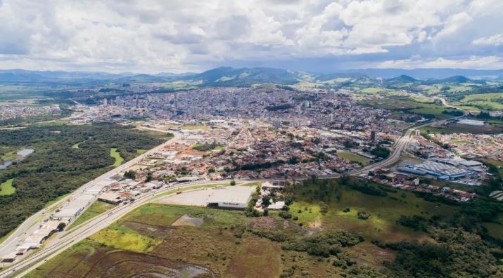 Chuva estraga equipamento da Copasa e mais de 60 bairros ficam sem água em Pouso Alegre