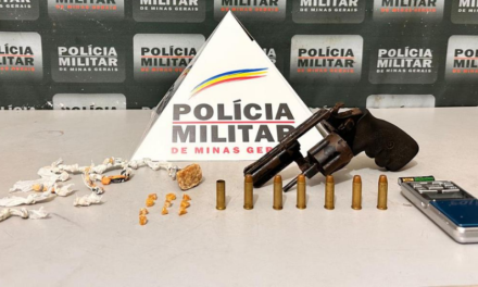 Com arma em mochila de bebê e drogas dentro de boneca, dupla é presa no interior de Minas