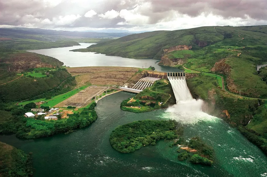 Moradores exigem soluções imediatas para os piques e falta de energia em Furnas