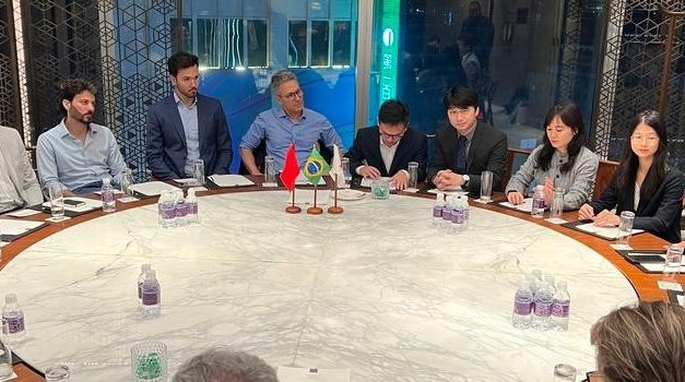 Na China, Zema fecha negociação para construção de fábrica de biotecnologia em Minas