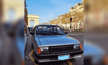 Chevette com placa de BH pelas ruas de Paris intriga internautas