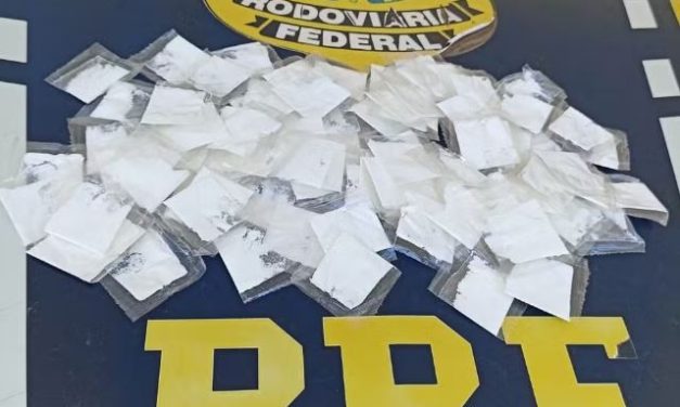 Motorista é preso com mochila ‘recheada’ de cocaína no banco da frente de carro na BR-354, em Pouso Alto, MG