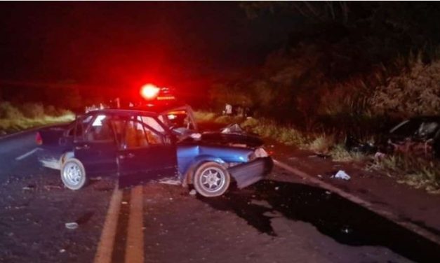 Grave acidente envolvendo três carros deixa pessoas feridas no Sul de Minas