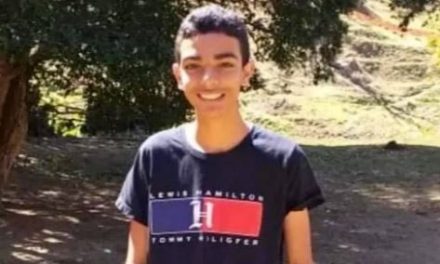 Adolescente morre afogado em piscina de clube durante passeio escolar