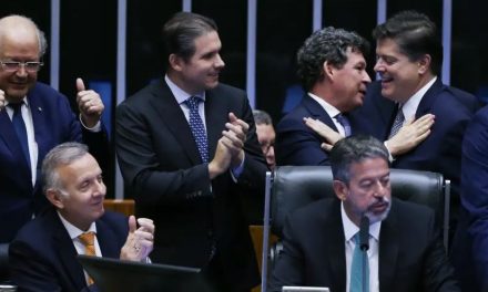 Câmara aprova reforma tributária em segundo turno