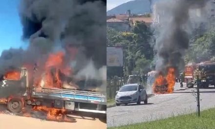 Veículos pegam fogo no Sul de Minas