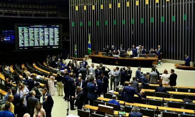 Congresso aprova projeto que permite pagamento de pessoal com emendas destinadas à saúde