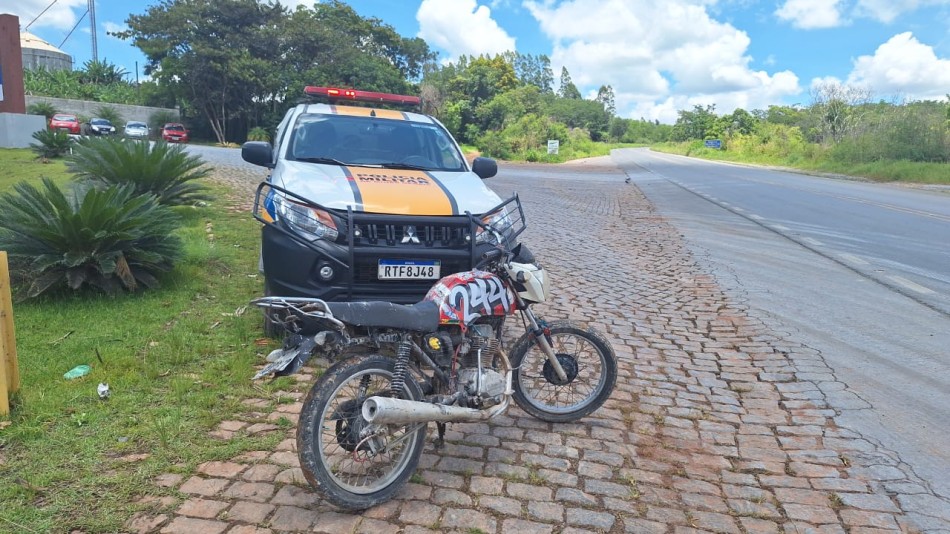 Jovem é preso por crimes de trânsito e posse de drogas na BR-354, em Formiga