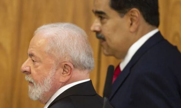 Lula sinaliza a aliados que pode romper politicamente com Maduro se Venezuela invadir Guiana