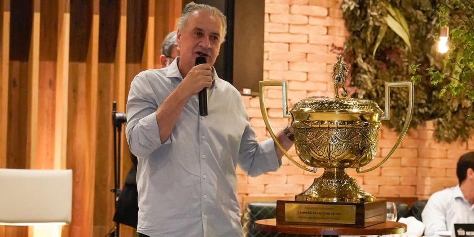 Com 219 votos favoráveis e um nulo, Sérgio Coelho é reeleito presidente do Atlético