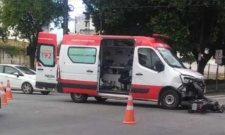 Acidente entre ambulância do Samu e motocicleta é registrado em Divinópolis