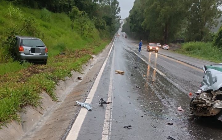 Homem morre em acidente na BR-494, próximo ao Distrito de Marilândia, em Itapecerica