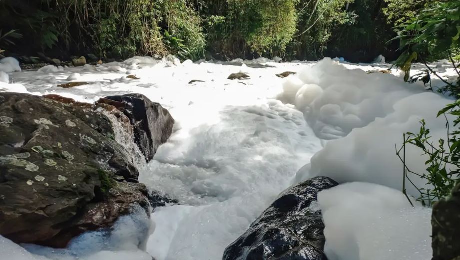 Joinville decreta emergência após vazamento de ácido sulfônico