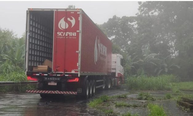 Assalto deixa três mortos e 17 presos na Via Anchieta em SP