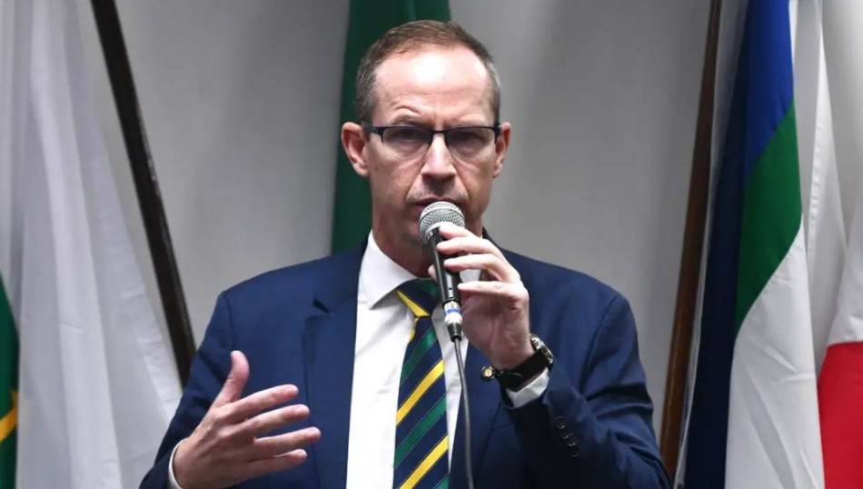 Capelli diz deixar ministério com sentimento de dever cumprido
