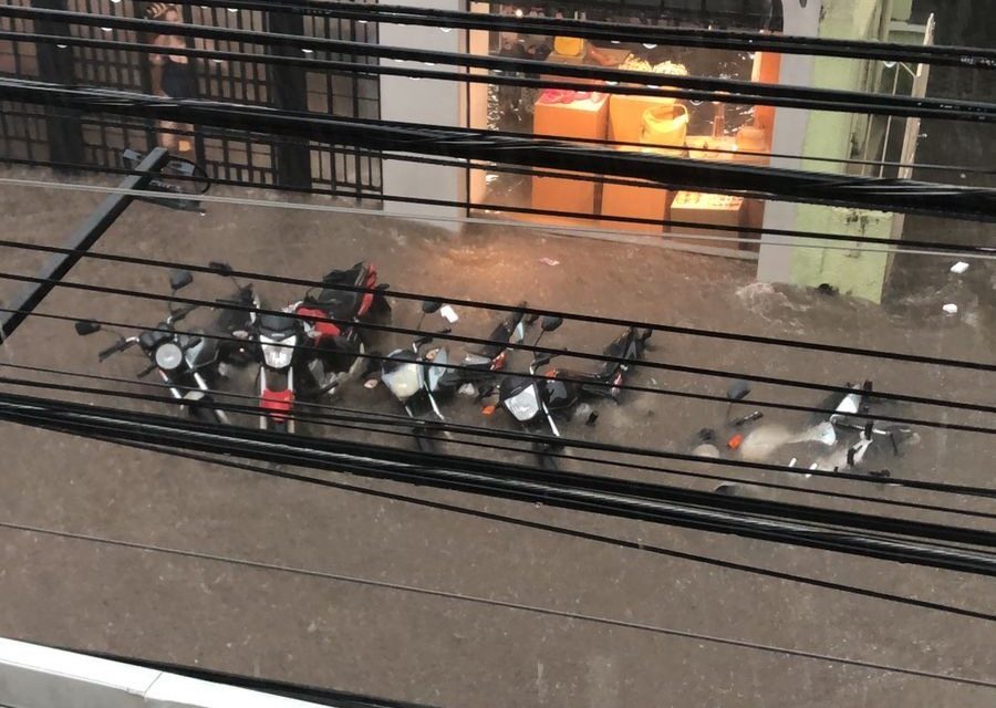 Vários pontos de Formiga ficam alagados com forte chuva