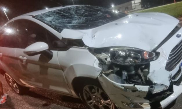 Colisão entre carro e moto na MG-050 deixa duas vítimas graves