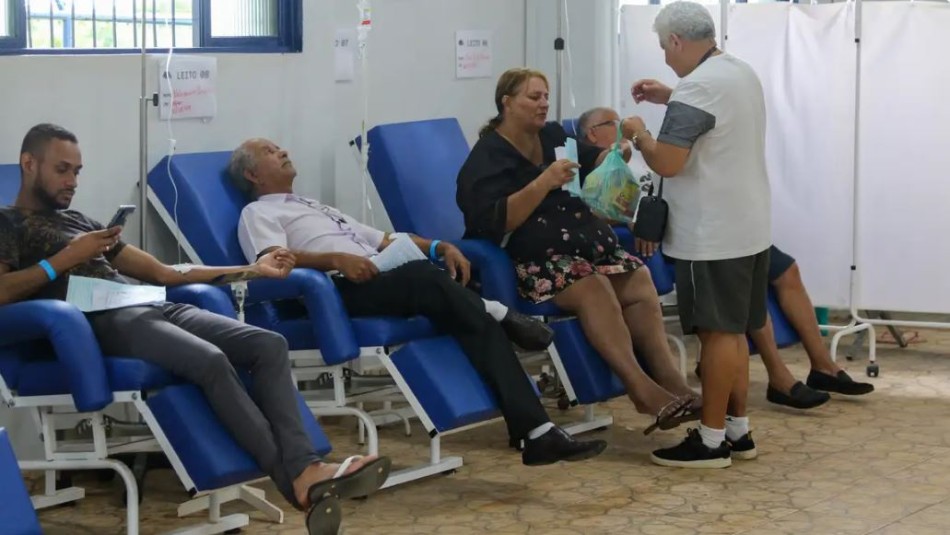 Hidratação é palavra de ordem, diz secretária de Saúde sobre dengue