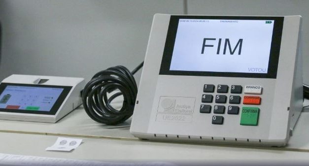TSE propõe regulação do uso de Inteligência Artificial nas eleições de 2024