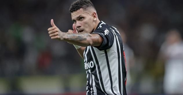 Paulinho, artilheiro do Atlético, vira alvo de ex-clube de Cristiano Ronaldo