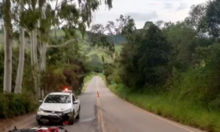 Motociclista morre após bater de frente com caminhonete no Sul de Minas