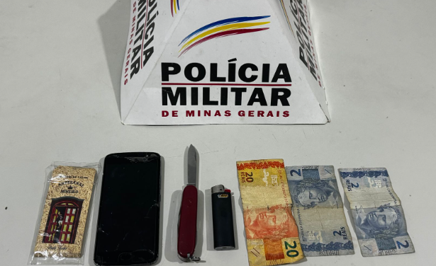 Jovem é preso e adolescente apreendido por roubo em Itapecerica
