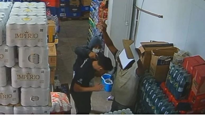 Bandidos assaltam conveniência em Divinópolis