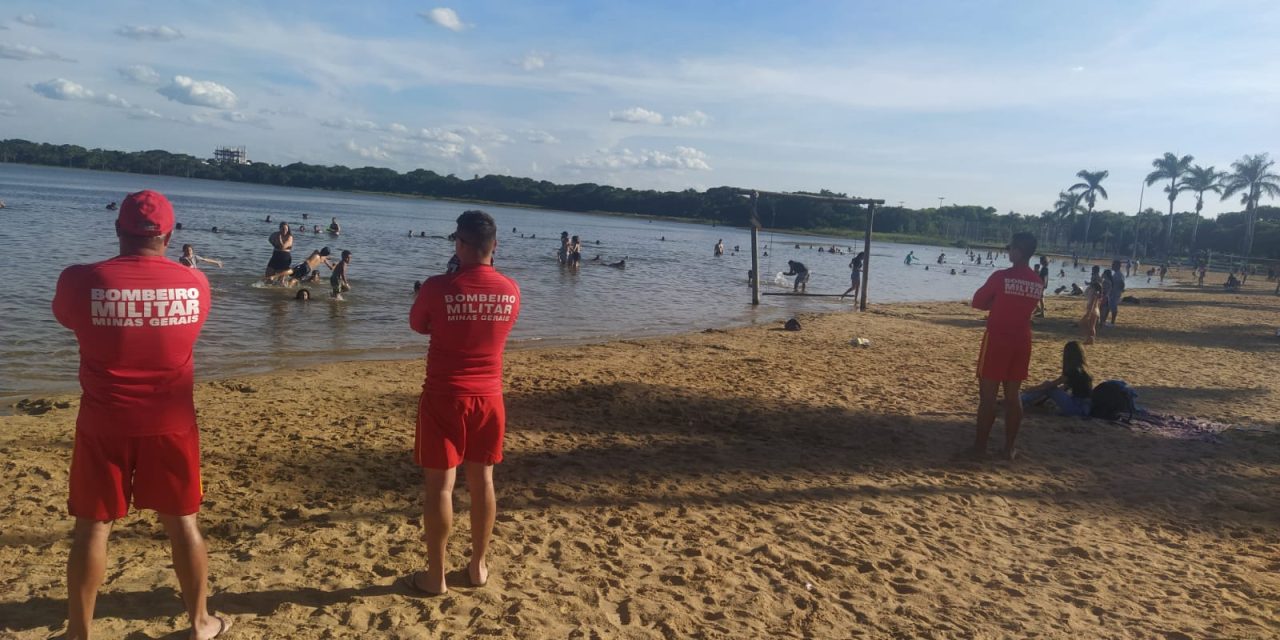 Corpo de Bombeiros realiza prevenção aquática na praia de Lagoa da Prata