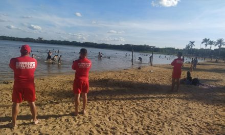 Corpo de Bombeiros realiza prevenção aquática na praia de Lagoa da Prata