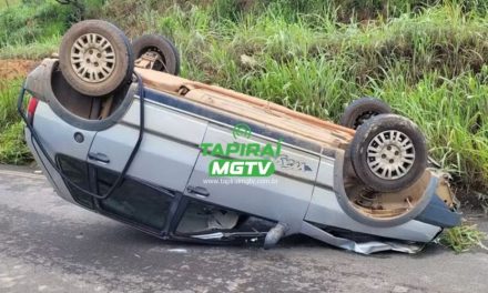 Motorista fica ferido após carro colidir contra vaca e capotar na LMG-891, em Córrego Danta