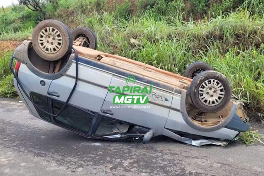 Motorista fica ferido após carro colidir contra vaca e capotar na LMG-891, em Córrego Danta
