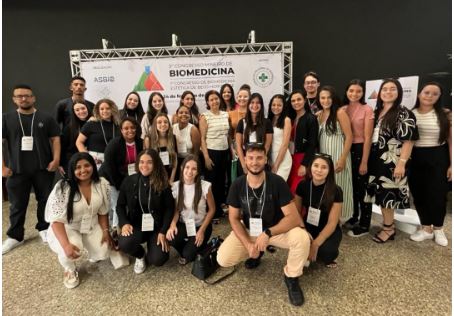 Unifor-MG: Alunos do curso de Biomedicina participam de Congresso em Belo Horizonte