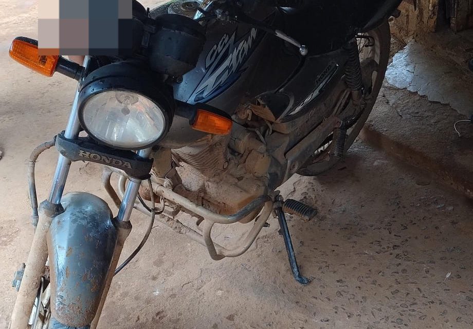 Polícia Militar recupera moto furtada no bairro Novo Horizonte