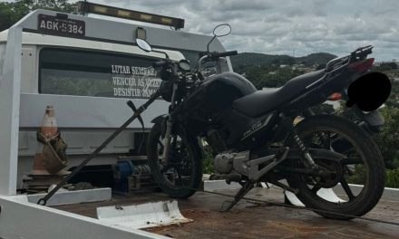 Adolescente de 14 anos é flagrado conduzindo motocicleta em Itapecerica; idoso foi preso por receptação