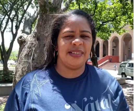 Mulher morre após ser arrastada por enxurrada