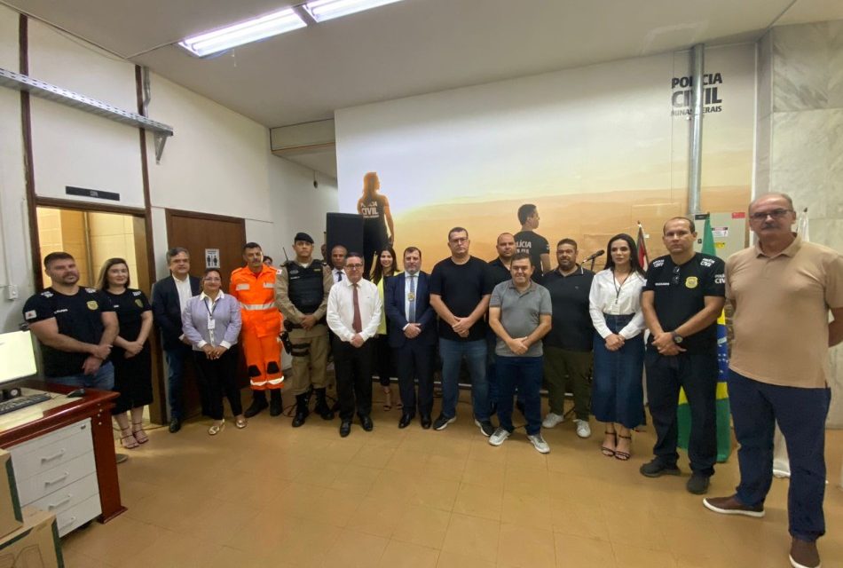 Polícia Civil em Itaúna recebe equipamentos de informática e mobiliário